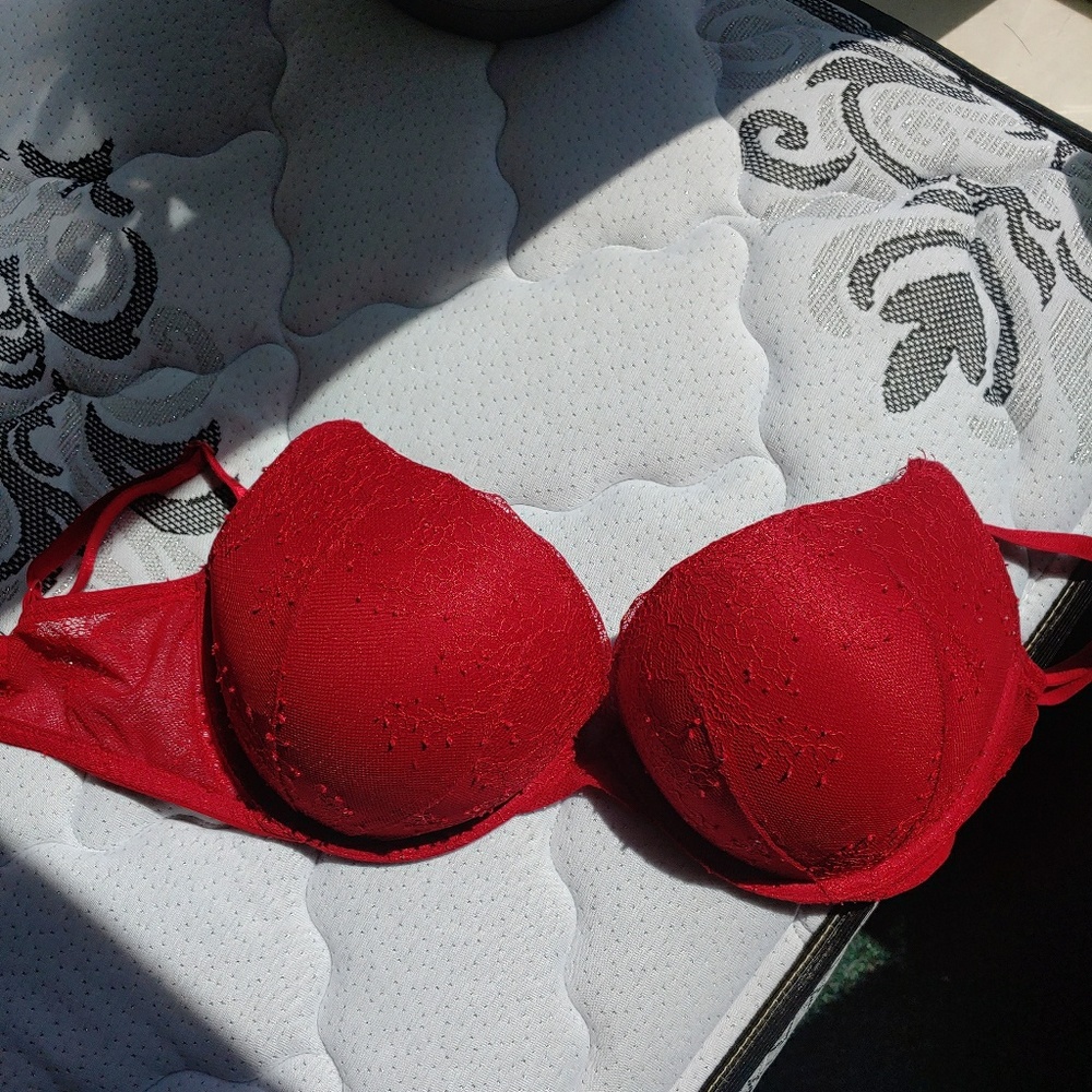 Victoria's Secret BOMBSHELL bra 34DD